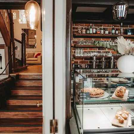 Zum Heidkrug & Cafe Lil Hotel