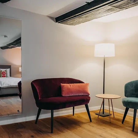 Zum Heidkrug & Cafe Lil Hotel