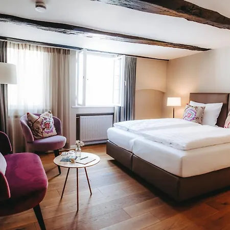 Zum Heidkrug & Cafe Lil Hotel