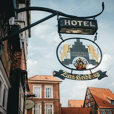 Hotel Zum Heidkrug & Cafe Lil Luneburg