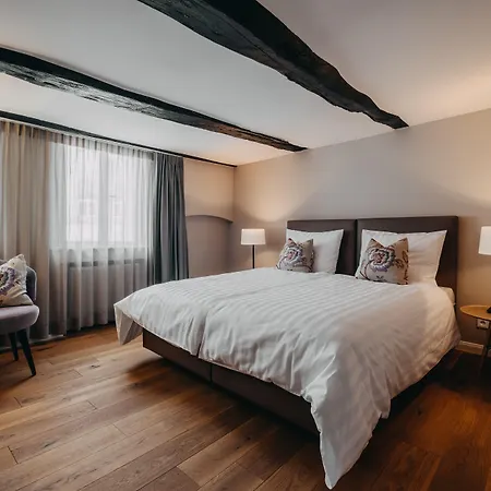 Hotel Zum Heidkrug & Cafe Lil Luneburg