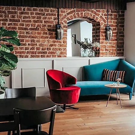 Zum Heidkrug & Cafe Lil Hotel