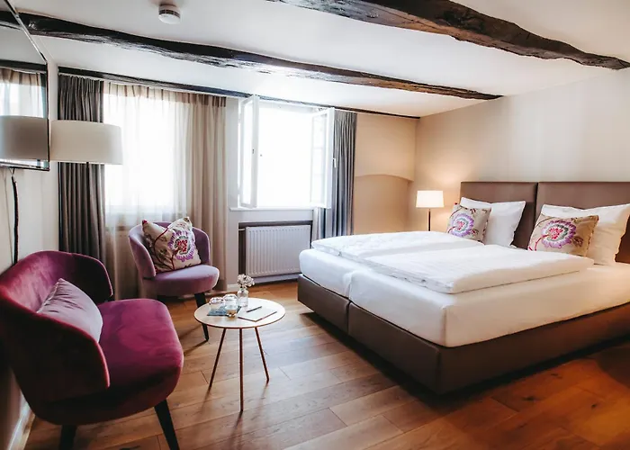 Zum Heidkrug & Cafe Lil Hotell